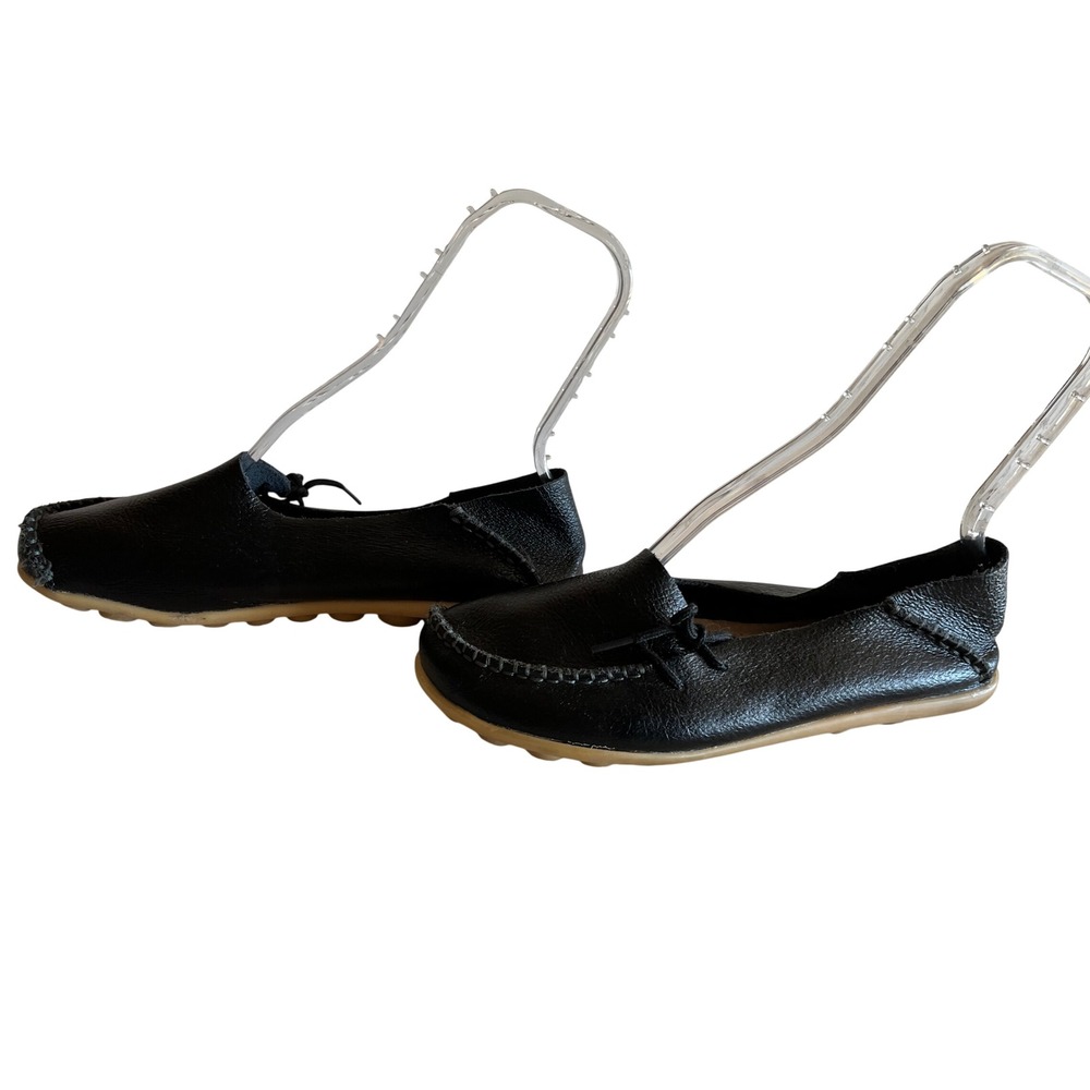 Black Pebbled Leather Slip On Loafers Whipstitch Detail Gum Sole Flats Women